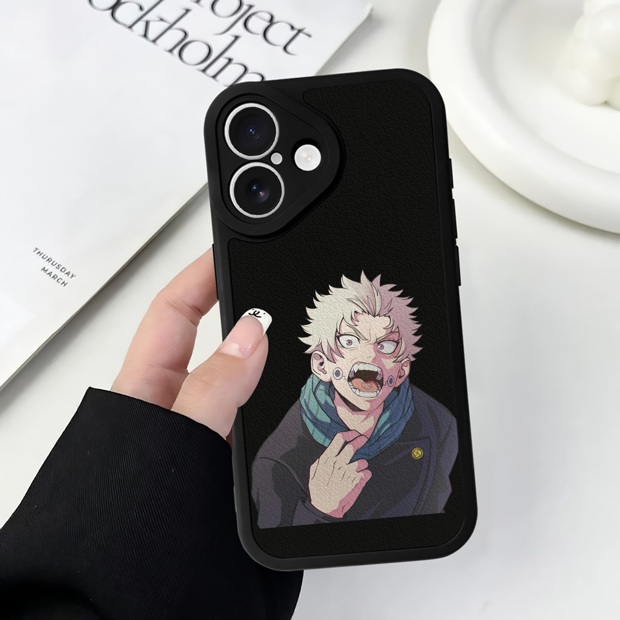 （画像用） 呪術廻戦 Jujutsu Kaisen 【iPhone 16シリーズ対応】シリコンスマホケース（レザー調） 材質：シリコン